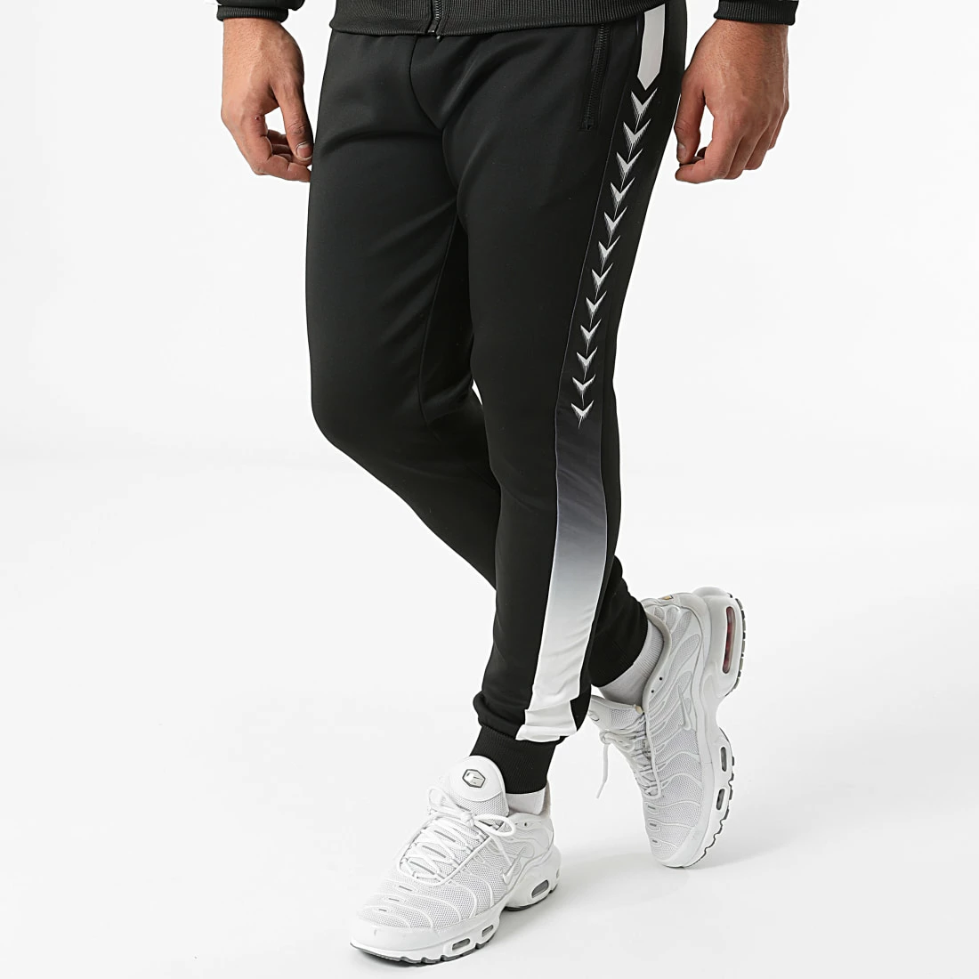 Tout neuf 🔥 Ensemble De Survêtement A Bandes E275 Noir de Zayne Paris 💯 4 Tout neuf 🔥 Ensemble De Survêtement A Bandes E275 Noir de Zayne Paris 💯 – Image 4