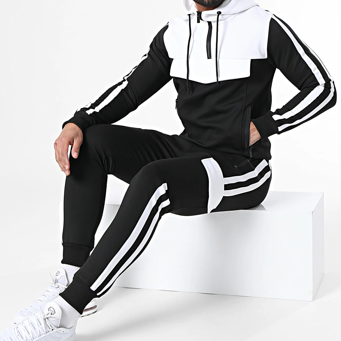 Meilleure vente 🛒 Ensemble De Survetement A Bandes TX-749 Noir Blanc de Zayne Paris 🤩 1 Meilleure vente 🛒 Ensemble De Survetement A Bandes TX-749 Noir Blanc de Zayne Paris 🤩