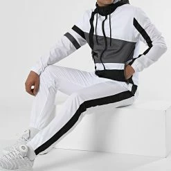 Les meilleures critiques de 🤩 Ensemble De Survetement A Bandes TX-724 Blanc Noir de Zayne Paris 😉