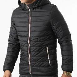 Le moins cher 🥰 Doudoune Capuche MA21016 Noir de Zayne Paris ✨