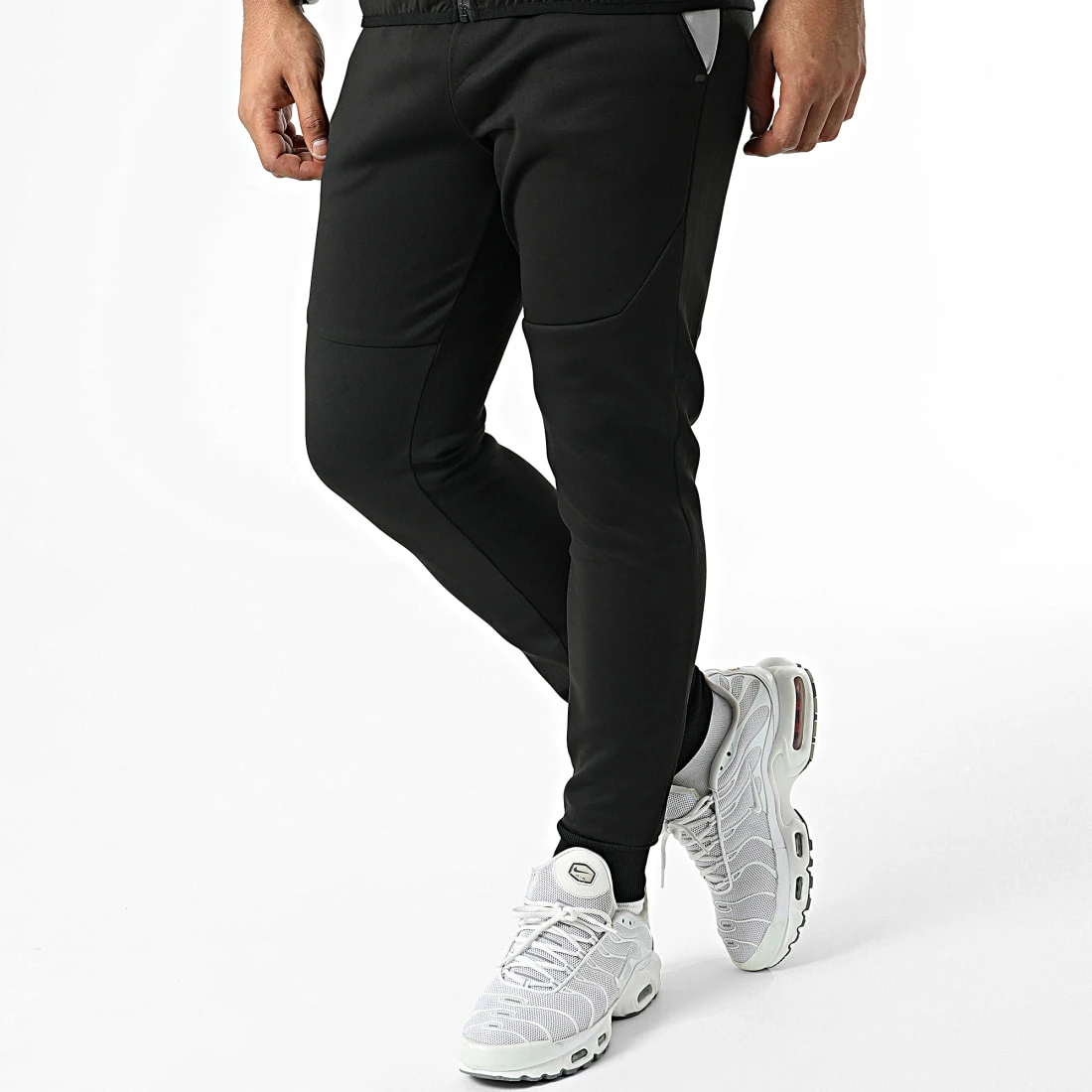 Vente flash 👏 Ensemble Sweat Zippé Capuche Et Pantalon Jogging E-315 Noir Réfléchissant de Zayne Paris 🌟 4 Vente flash 👏 Ensemble Sweat Zippé Capuche Et Pantalon Jogging E-315 Noir Réfléchissant de Zayne Paris 🌟 – Image 4